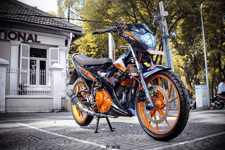 Ngam xe may Suzuki Raider 150 do &quot;sieu chat&quot; tai Sai Gon